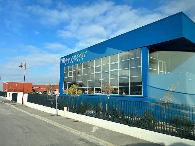 Bâtiment Proplast Industrie à Trets